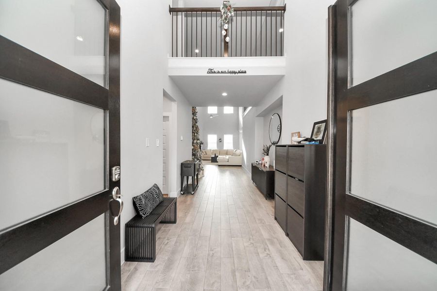 Furnished interior view inside a new home in , Conroe (Image 4).