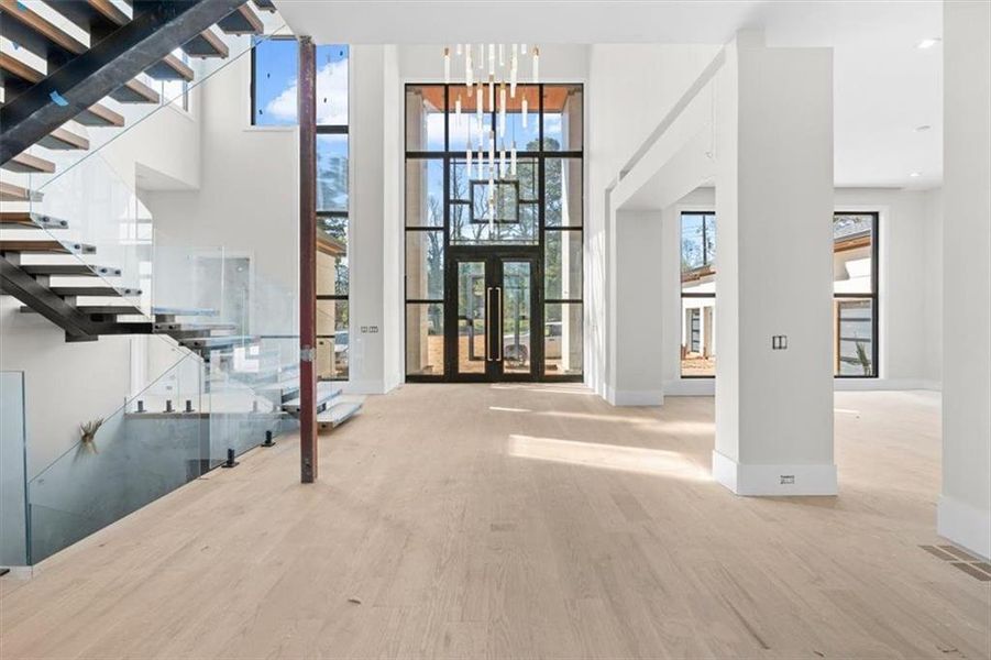 Spacious, unfurnished interior of a new home in , Marietta (Image 22).