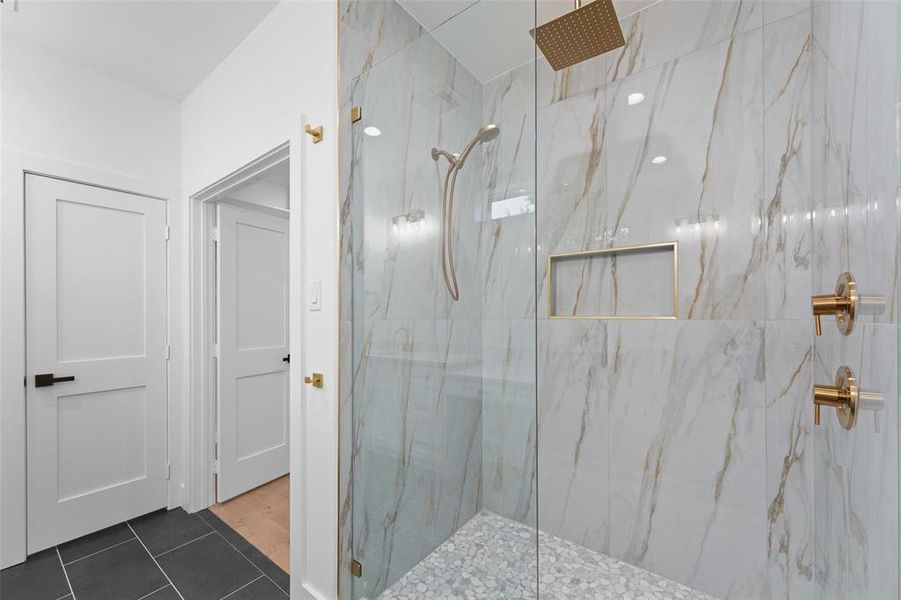 Image 36 of a home in .