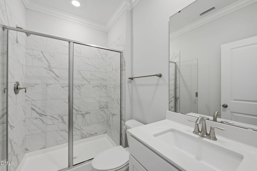 SUN_ShawRidge_Pic_EastmanIII_QMI_14_Bath SUN_ShawRidge_Pic_EastmanIII_QMI_14_Bath