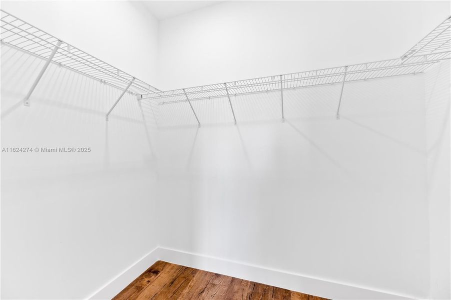 Spacious, unfurnished interior of a new home in , Florida City (Image 33).