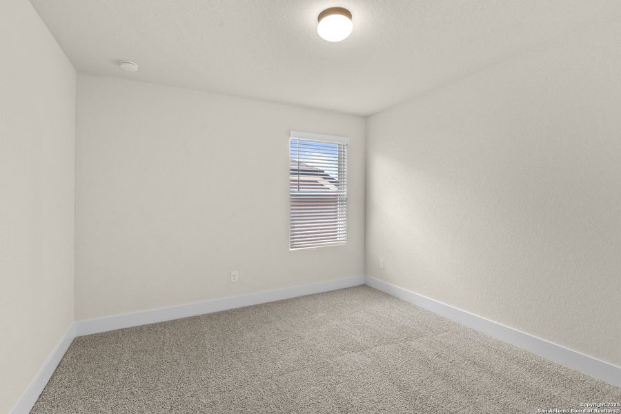 Spacious, unfurnished interior of a new home in Hunters Ranch, San Antonio (Image 39).