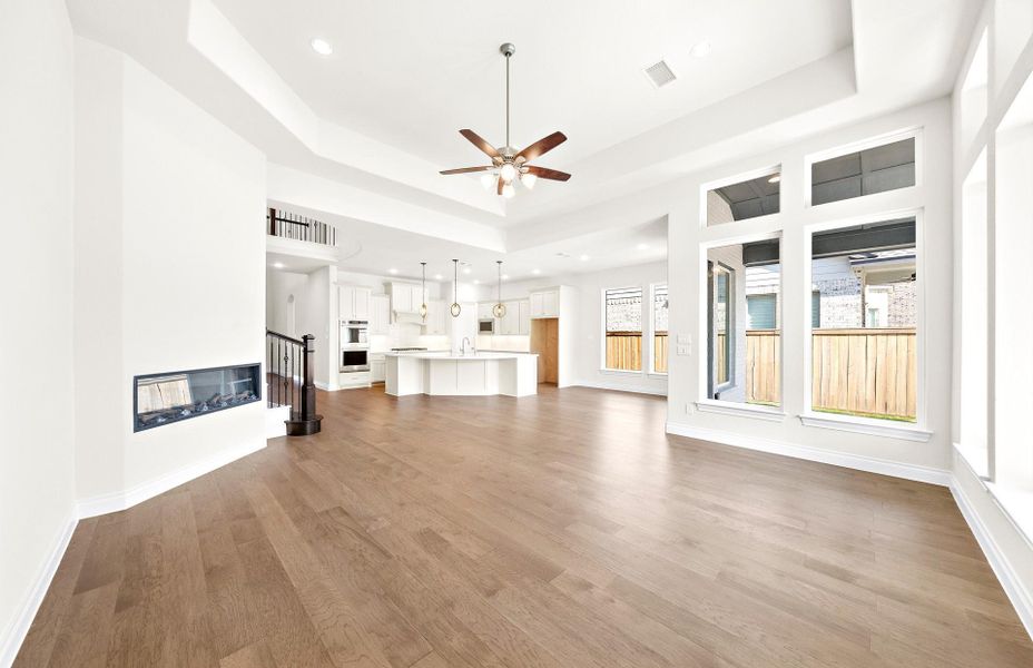 **Representative photo** **Representative photo**