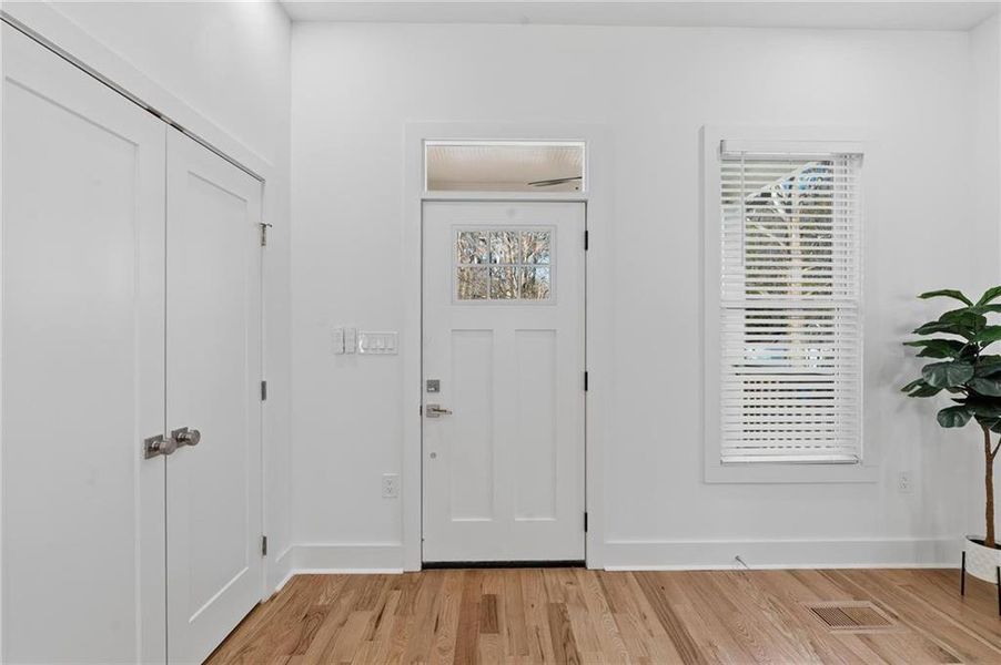 Spacious, unfurnished interior of a new home in , Atlanta (Image 47).