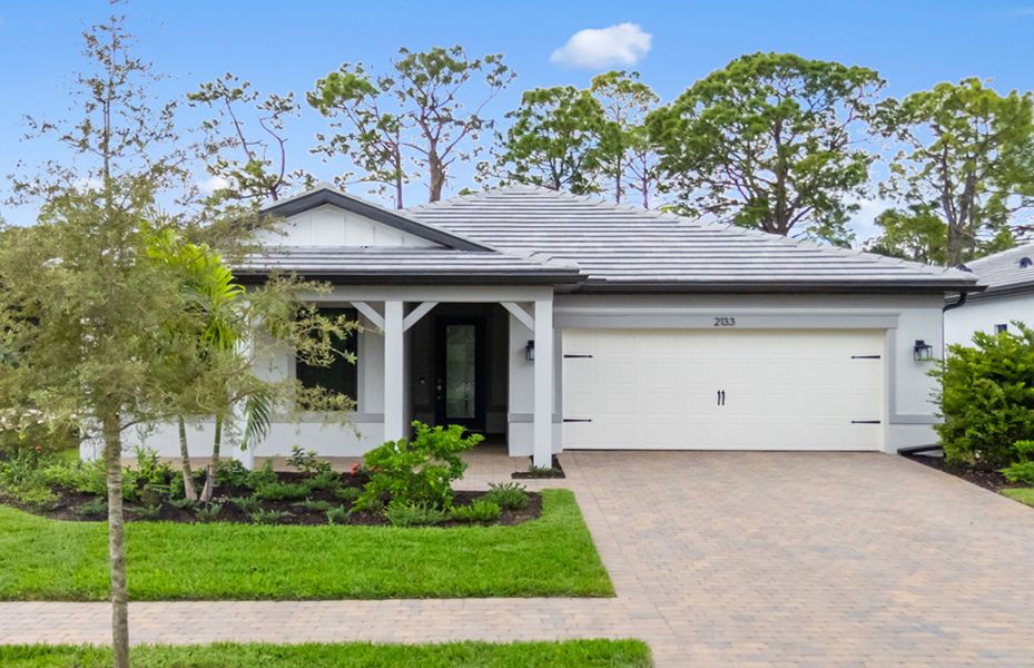 Exterior details and patio area of a home in Terreno, Naples (Image 3). Exterior details and patio area of a home in Terreno, Naples (Image 3).
