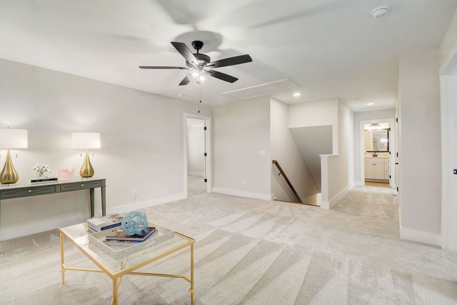 Representative furnished interior of a home built from the Bradley II by Great Southern Homes in Lynbrook, Boiling Springs (Image 20).