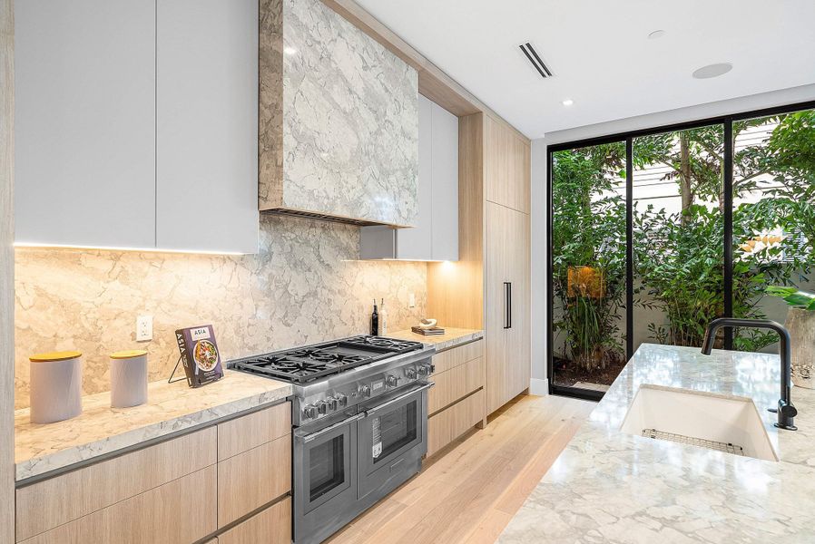 008-810AndrewsAvenue-DelrayBeach-FL-3348