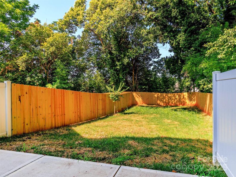 Image 33 of a home in .