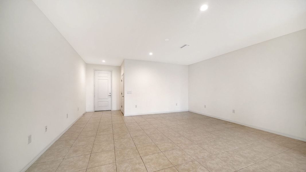 Spacious, unfurnished interior of a new home in Palm Grove, Lakewood Ranch (Image 16). Spacious, unfurnished interior of a new home in Palm Grove, Lakewood Ranch (Image 16).