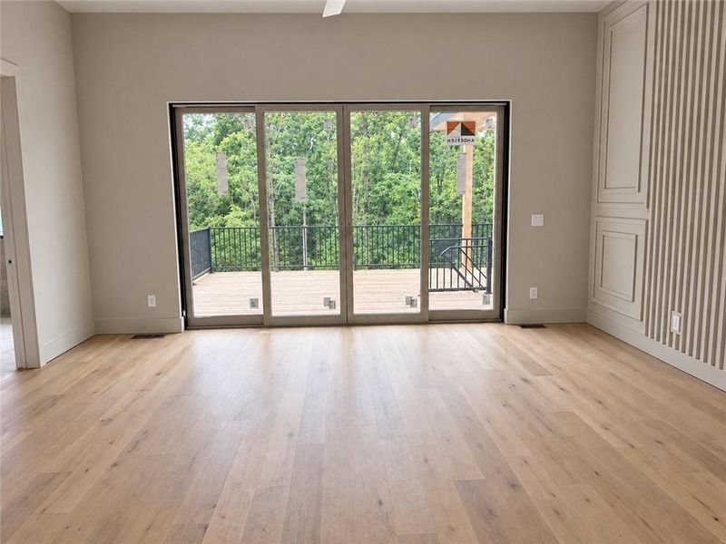 Spacious, unfurnished interior of a new home in , Sandy Springs (Image 7).