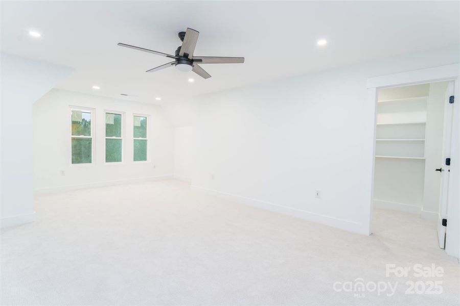 Spacious, unfurnished interior of a new home in , Denver (Image 21).