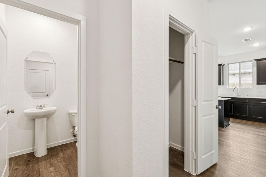 Furnished interior view inside a new home in River Ranch, Dayton (Image 11).