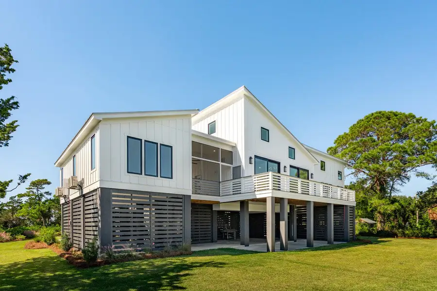 Exterior details and patio area of a home in , Charleston (Image 3).