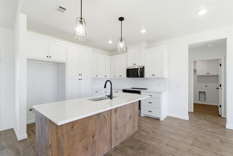 Furnished interior view inside a new home in , Lipan (Image 11).