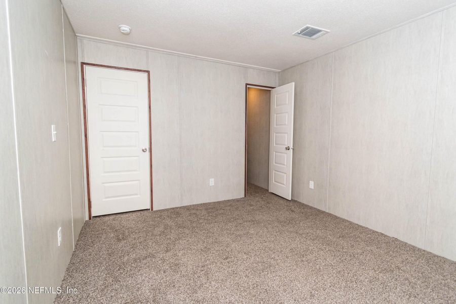 Spacious, unfurnished interior of a new home in , Glen St. Mary (Image 19).