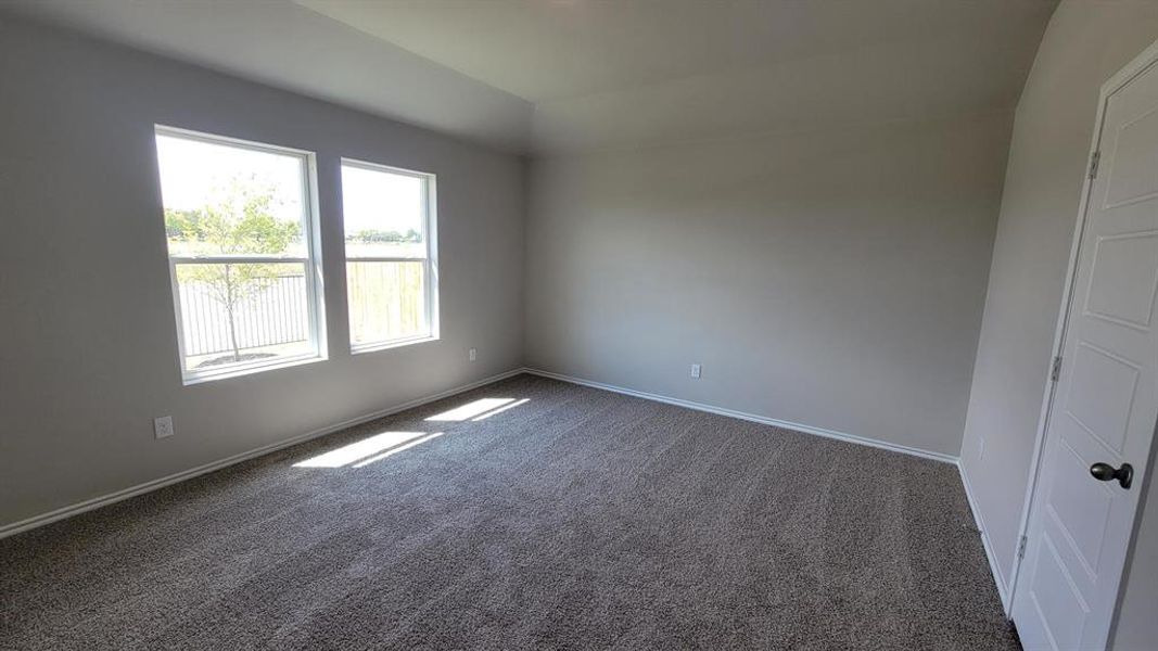 Spacious, unfurnished interior of a new home in Longhorn Estates, Fort Worth (Image 10).