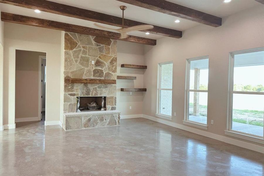 Spacious, unfurnished interior of a new home in , Weatherford (Image 17).