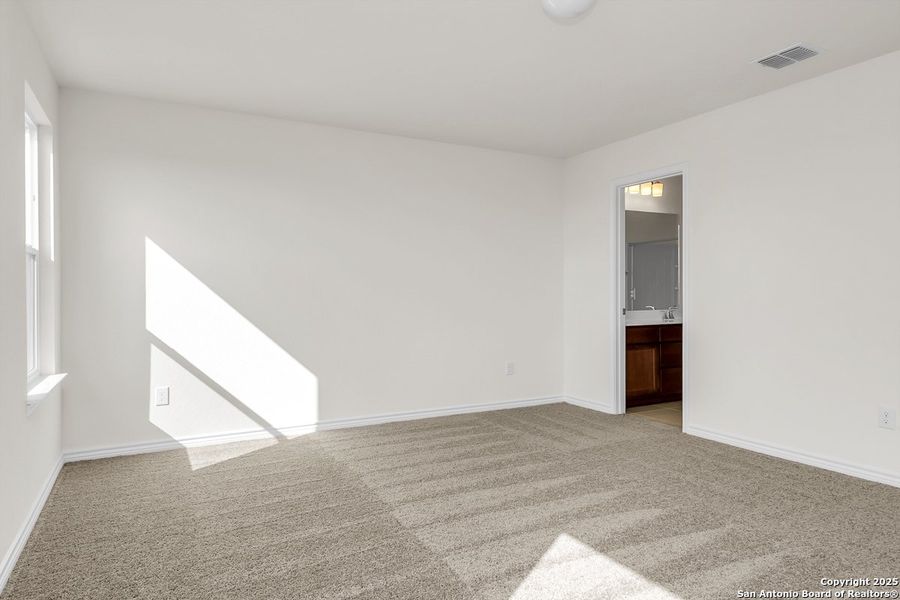 Spacious, unfurnished interior of a new home in Southton Cove, Elmendorf (Image 20).