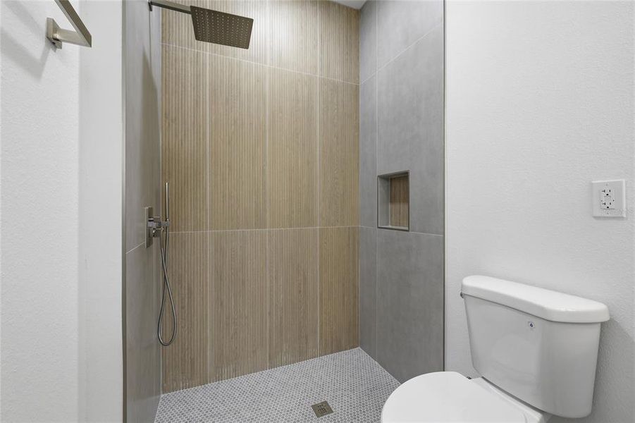 Furnished interior view inside a new home in , Port Charlotte (Image 8).