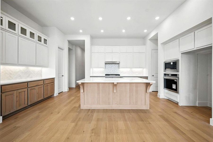 Furnished interior view inside a new home in Thompson Farms: 60ft. lots, Van Alstyne (Image 15). Furnished interior view inside a new home in Thompson Farms: 60ft. lots, Van Alstyne (Image 15).