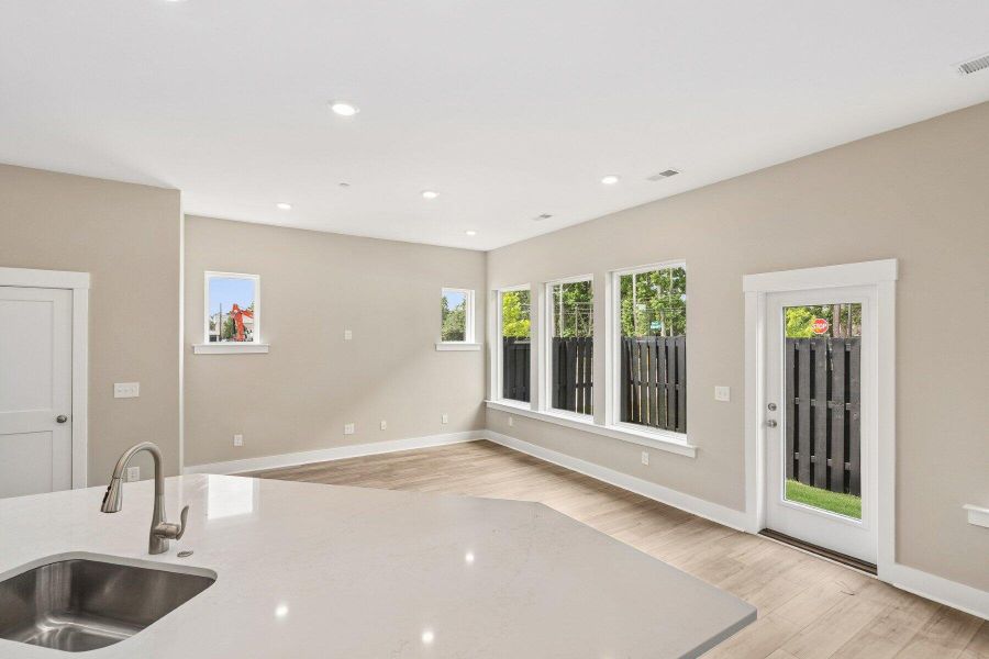 Spacious, unfurnished interior of a new home in , Charleston (Image 23).