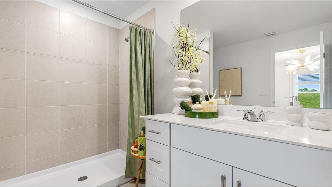 Florida CORE L002 Belmont Owners Bath 2of2 F1 Base6 8 8 25