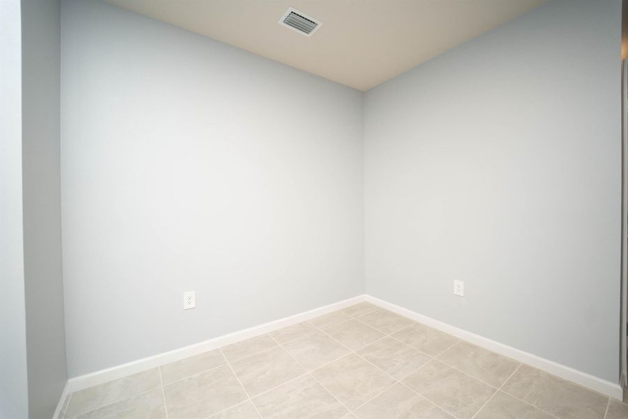 Spacious, unfurnished interior of a new home in Central Park Villas, Port St. Lucie (Image 13). Spacious, unfurnished interior of a new home in Central Park Villas, Port St. Lucie (Image 13).