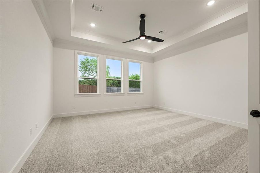 Spacious, unfurnished interior of a new home in Highland Oaks, Boyd (Image 32).
