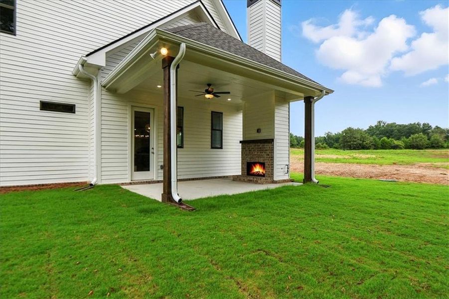 Exterior details and patio area of a home in Old Town Estates, Monroe (Image 35).
