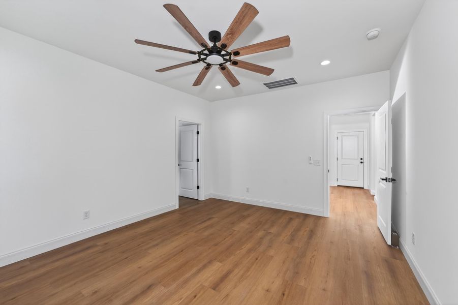 Spacious, unfurnished interior of a new home in , Johns Island (Image 18).