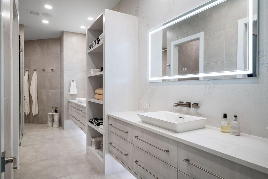 20-web-or-mls-1930_Frosted_Turquoise_Way
