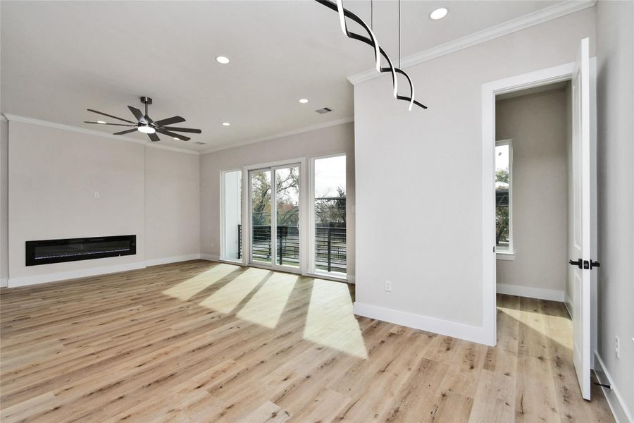 Spacious, unfurnished interior of a new home in , Houston (Image 34).