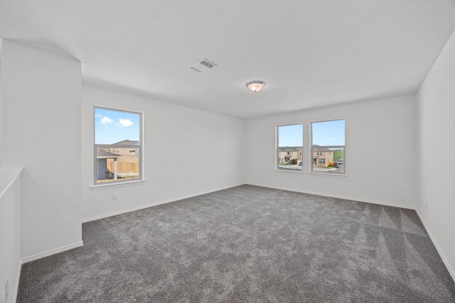 Spacious, unfurnished interior of a new home in Sonterra - Cool Water, Jarrell (Image 33).