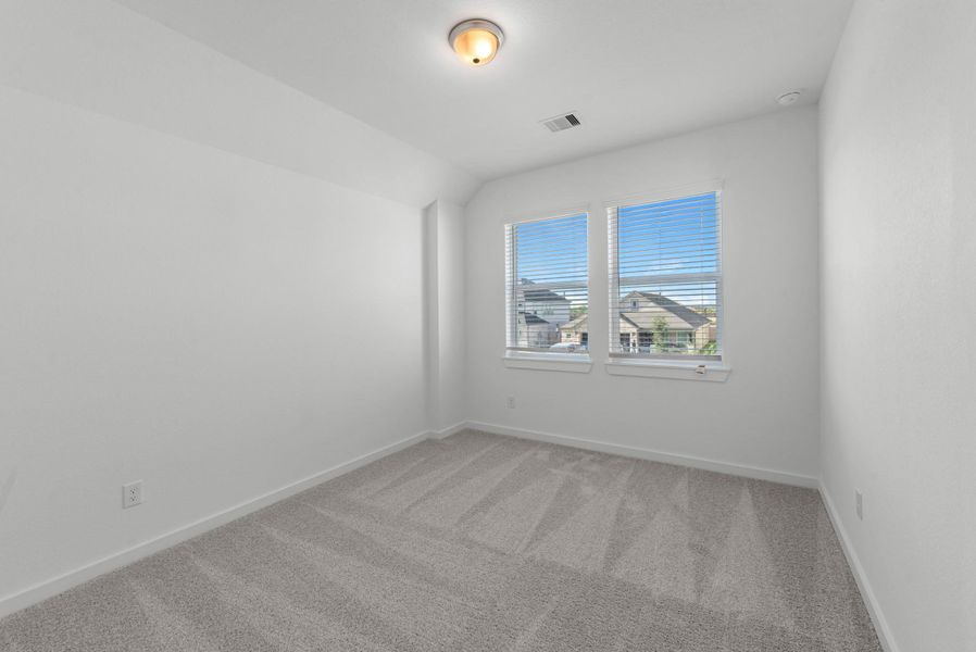 Spacious, unfurnished interior of a new home in Beacon Hill, Waller (Image 16).