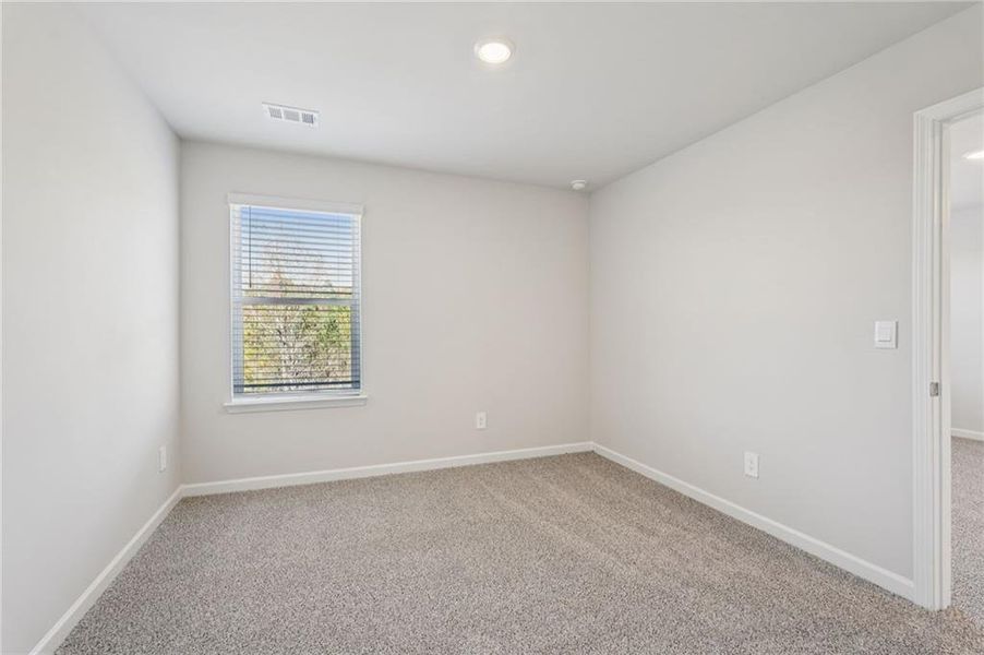 Spacious, unfurnished interior of a new home in Ivey Township, Dallas (Image 34).