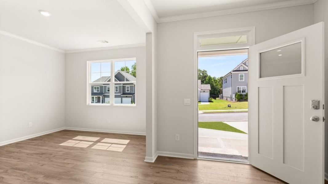 Spacious, unfurnished interior of a new home in Falcon Landing, Gainesville (Image 18).