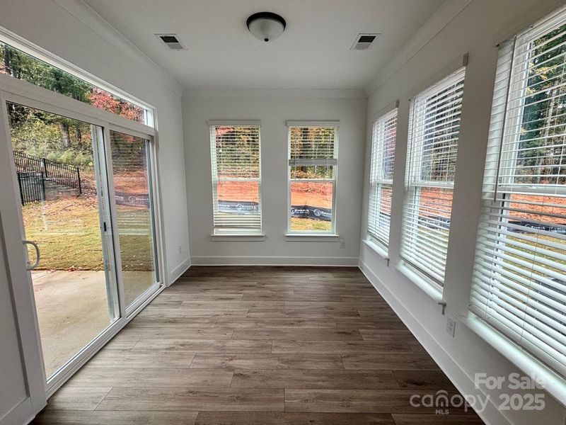 sunroom in homesire 36