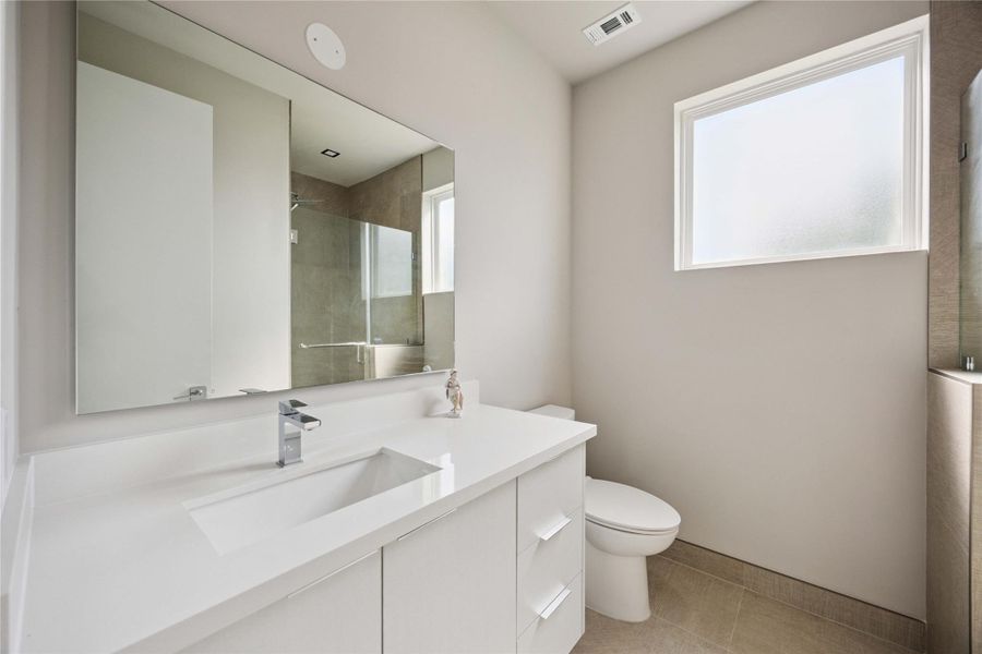 Furnished interior view inside a new home in , Houston (Image 7).