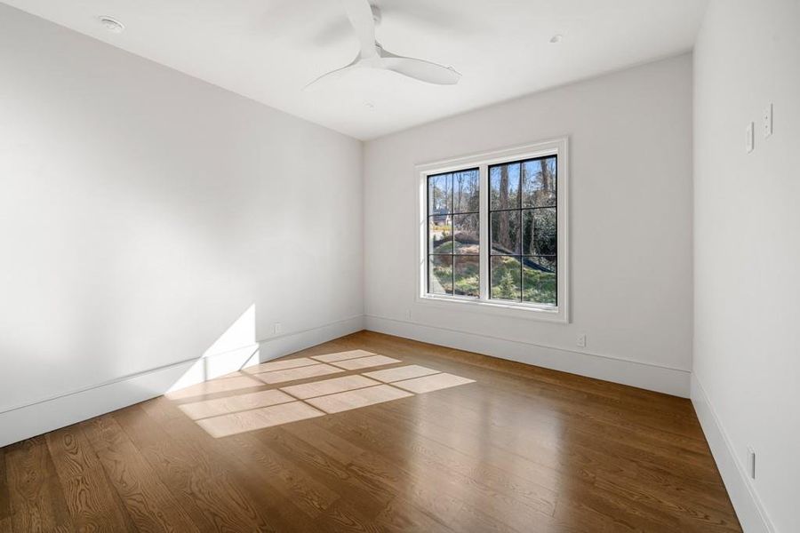 Spacious, unfurnished interior of a new home in Blue Heron Walk, Atlanta (Image 43).