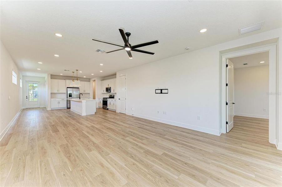 Spacious, unfurnished interior of a new home in , Sarasota (Image 26). Spacious, unfurnished interior of a new home in , Sarasota (Image 26).