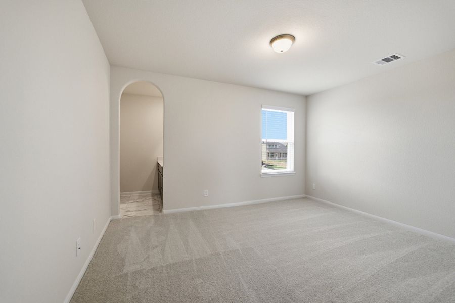 Spacious, unfurnished interior of a new home in Wildrye, Waller (Image 46).