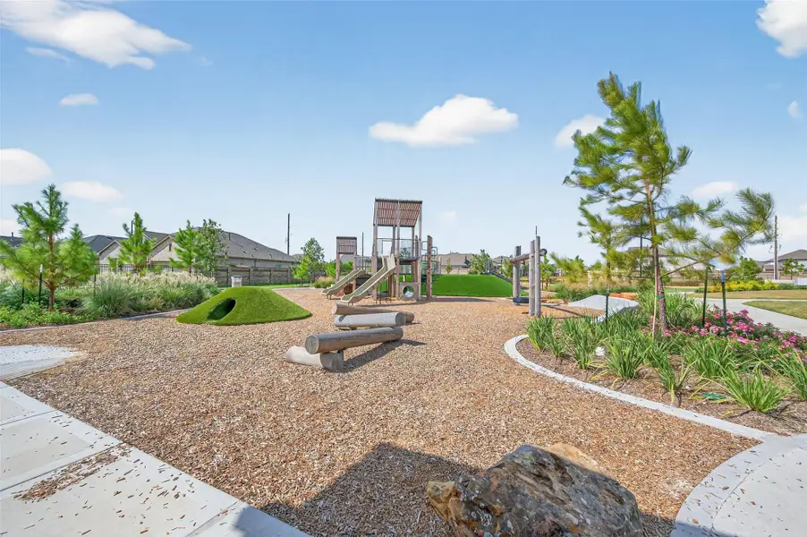 Community amenities in Cypress Green, Hockley (Image 48).