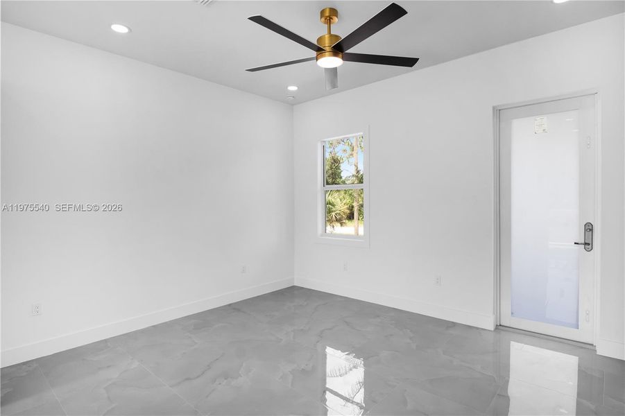 Spacious, unfurnished interior of a new home in , Lehigh Acres (Image 15).