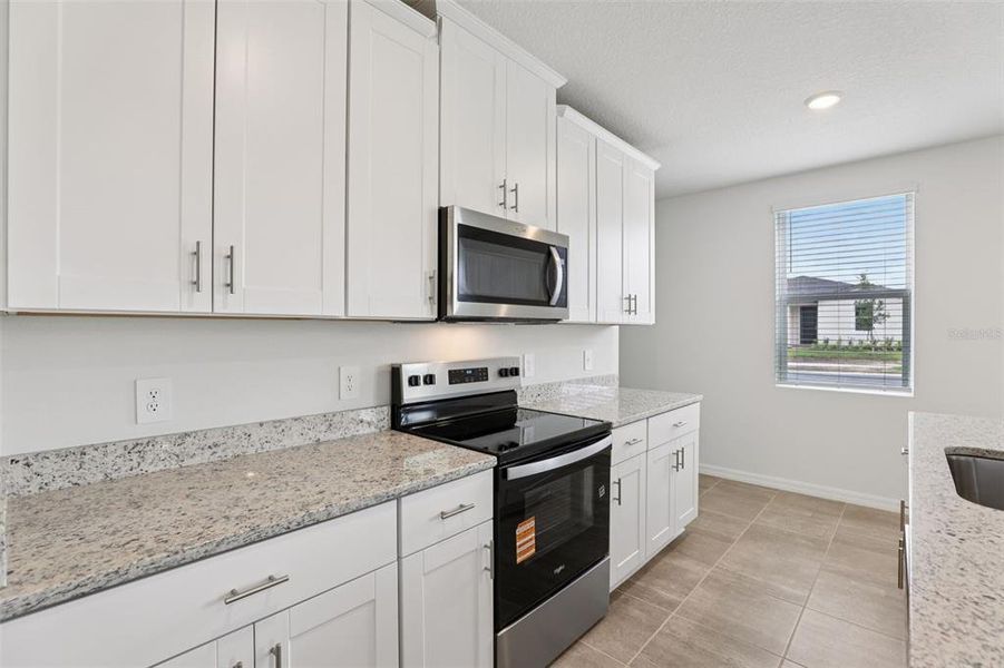 Furnished interior view inside a new home in Hamilton Bluff - Classic Series, Lake Hamilton (Image 5).