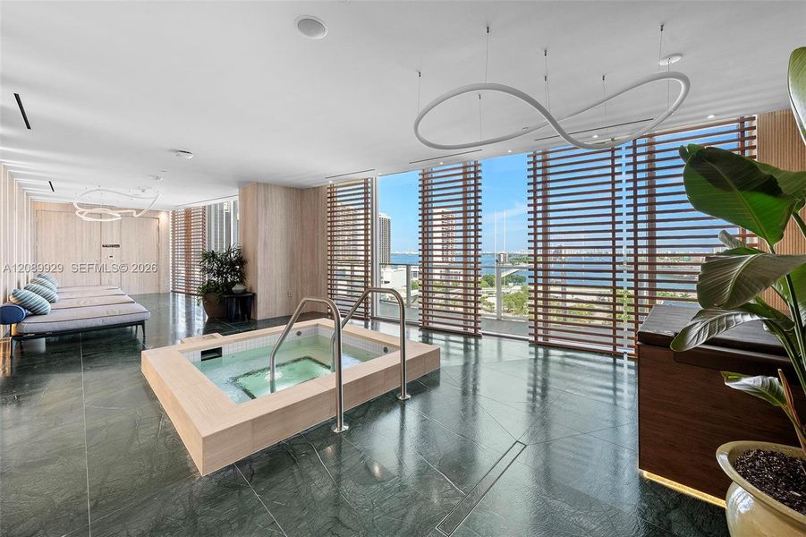Community amenities in , Miami (Image 37).