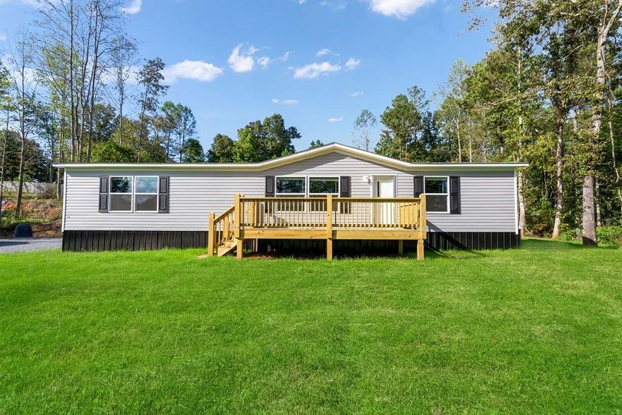 Exterior details and patio area of a home in , Ellijay (Image 22).