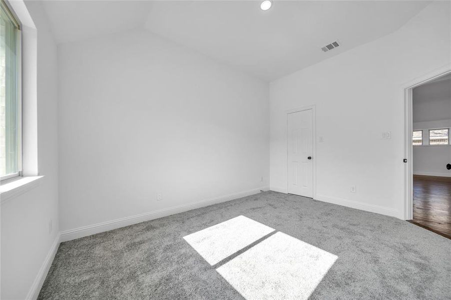 Spacious, unfurnished interior of a new home in , Terrell (Image 12).
