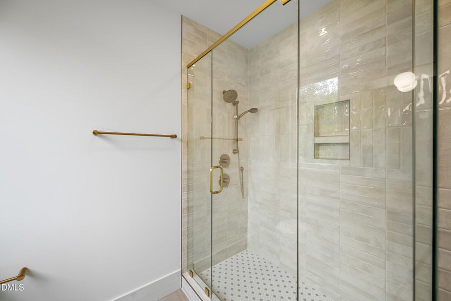 50 -2817 claremont rd, interior