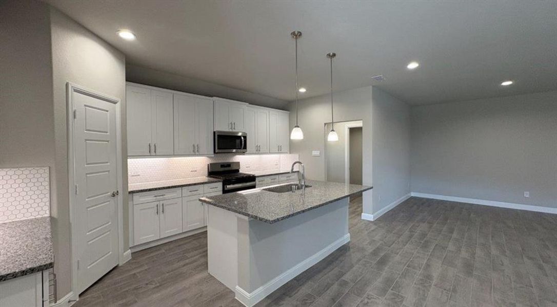 Furnished interior view inside a new home in Sandstone Estates, Granbury (Image 7). Furnished interior view inside a new home in Sandstone Estates, Granbury (Image 7).