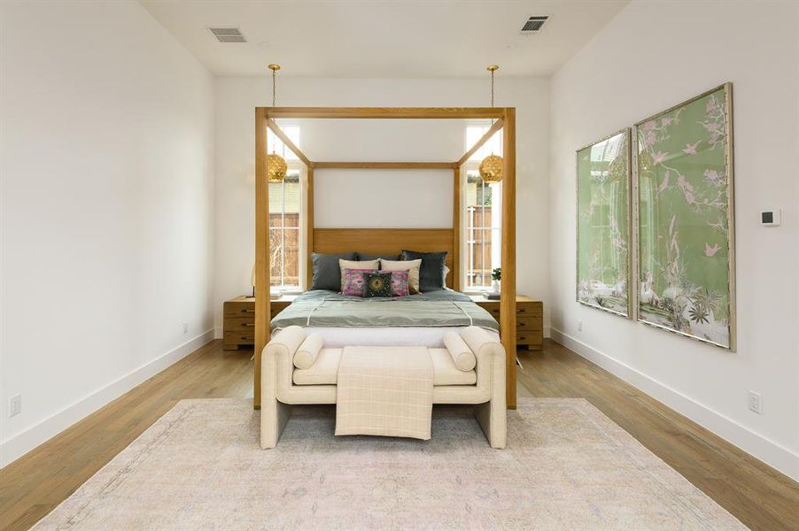 Furnished interior view inside a new home in , Dallas (Image 15).